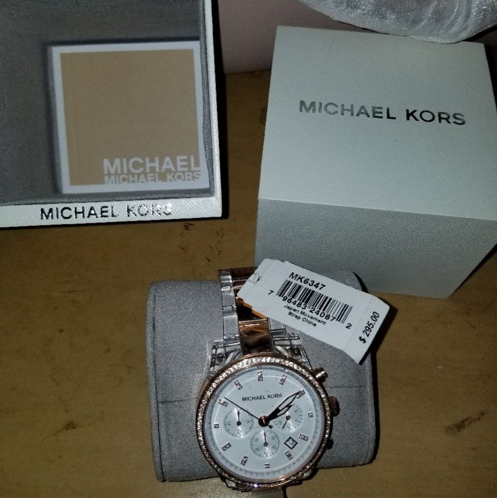 Watch - Picture 2 of 3